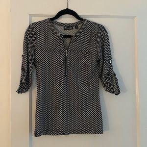 Womens Black and white w zipper blouse size XS